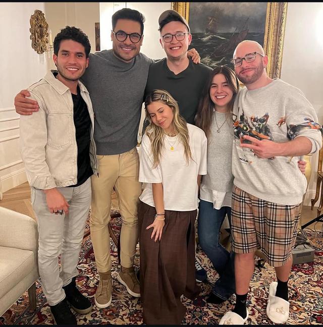Na'vi con artistas y colegas